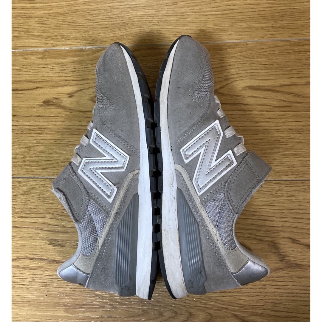 New Balance(ニューバランス)のニューバランス　キッズ・ジュニア　996  スニーカー　22cm キッズ/ベビー/マタニティのキッズ靴/シューズ(15cm~)(スニーカー)の商品写真