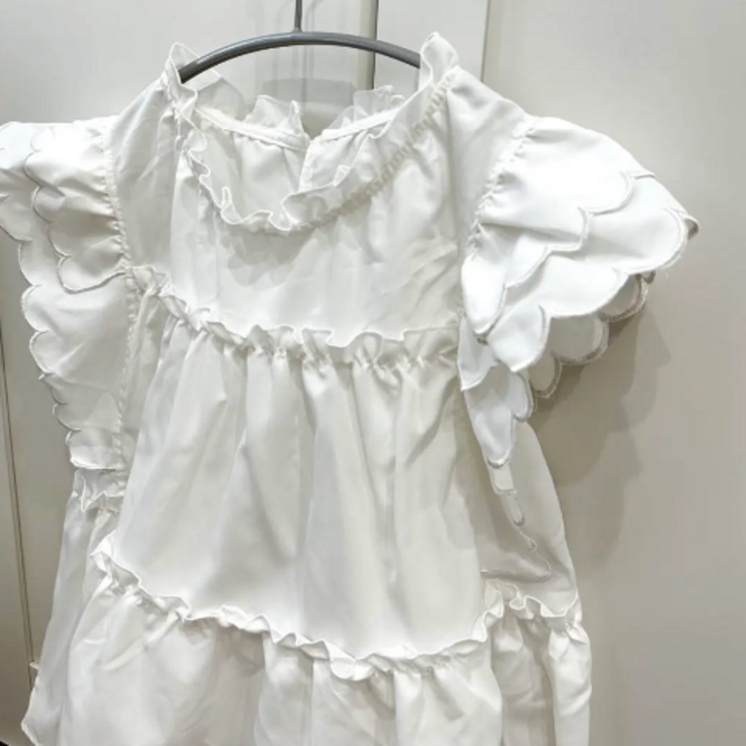 新品未使用 人気 ❤️ フレンチスカラップブラウス 定価6600円の通販