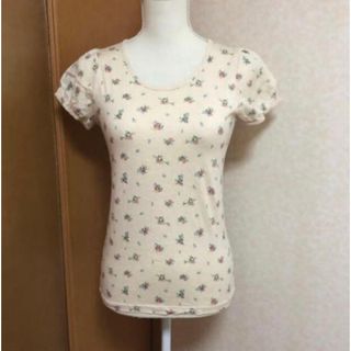 ローリーズファーム(LOWRYS FARM)のLOWRYS FARM Tシャツ ベージュ 花柄(Tシャツ(半袖/袖なし))