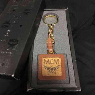 エムシーエム(MCM)のMCM キーホルダー ゴールド(キーホルダー)