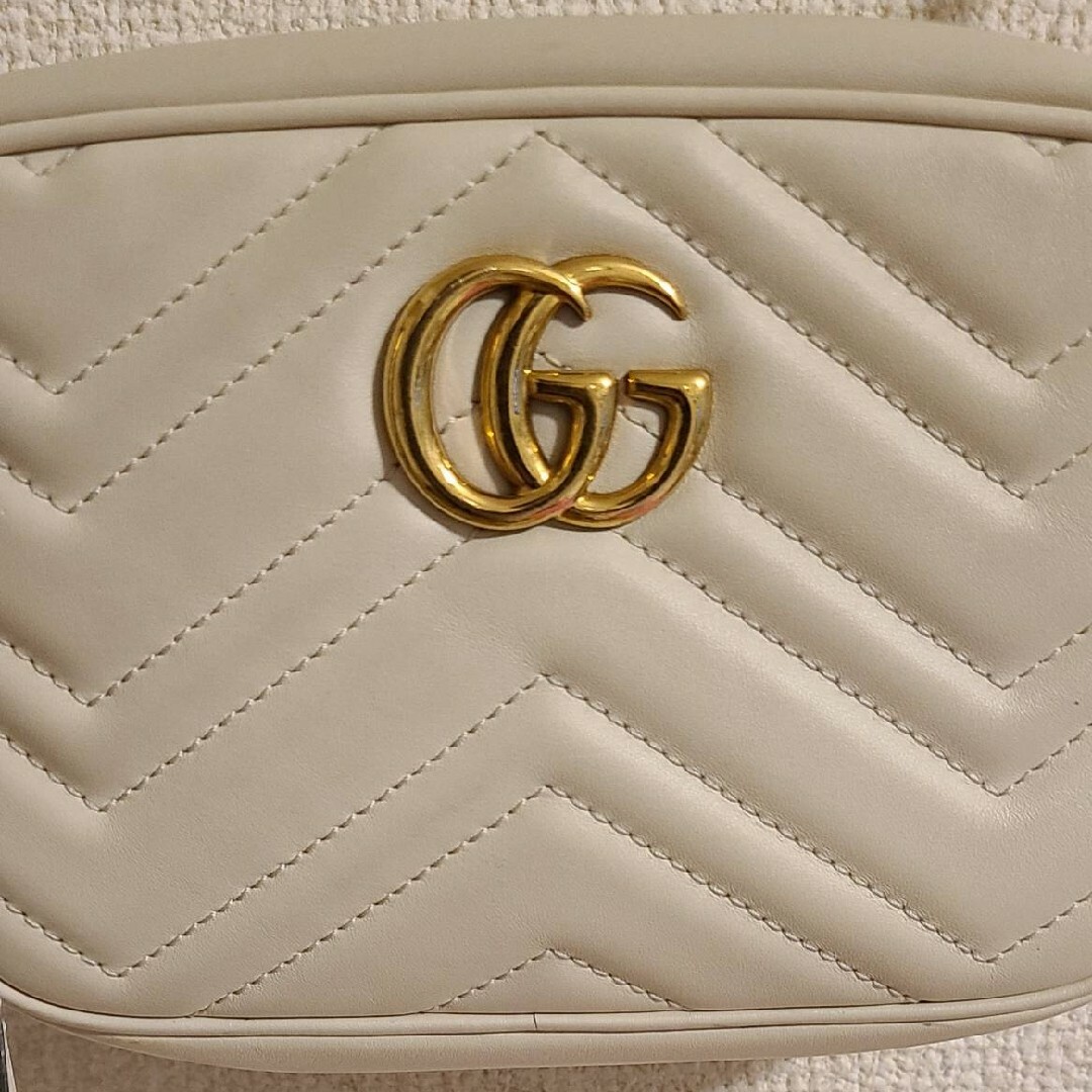 Gucci(グッチ)のGUCCI グッチGGマーモント ミニ ショルダーバッグアイボリー レディースのバッグ(ショルダーバッグ)の商品写真