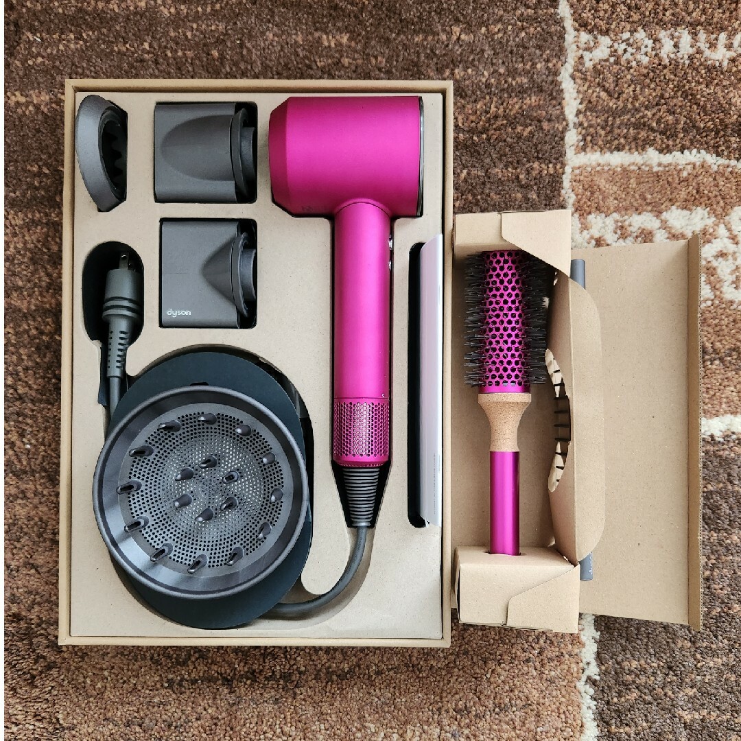 Dyson　ダイソン　ドライヤー　スーパーソニックイオニック　限定色