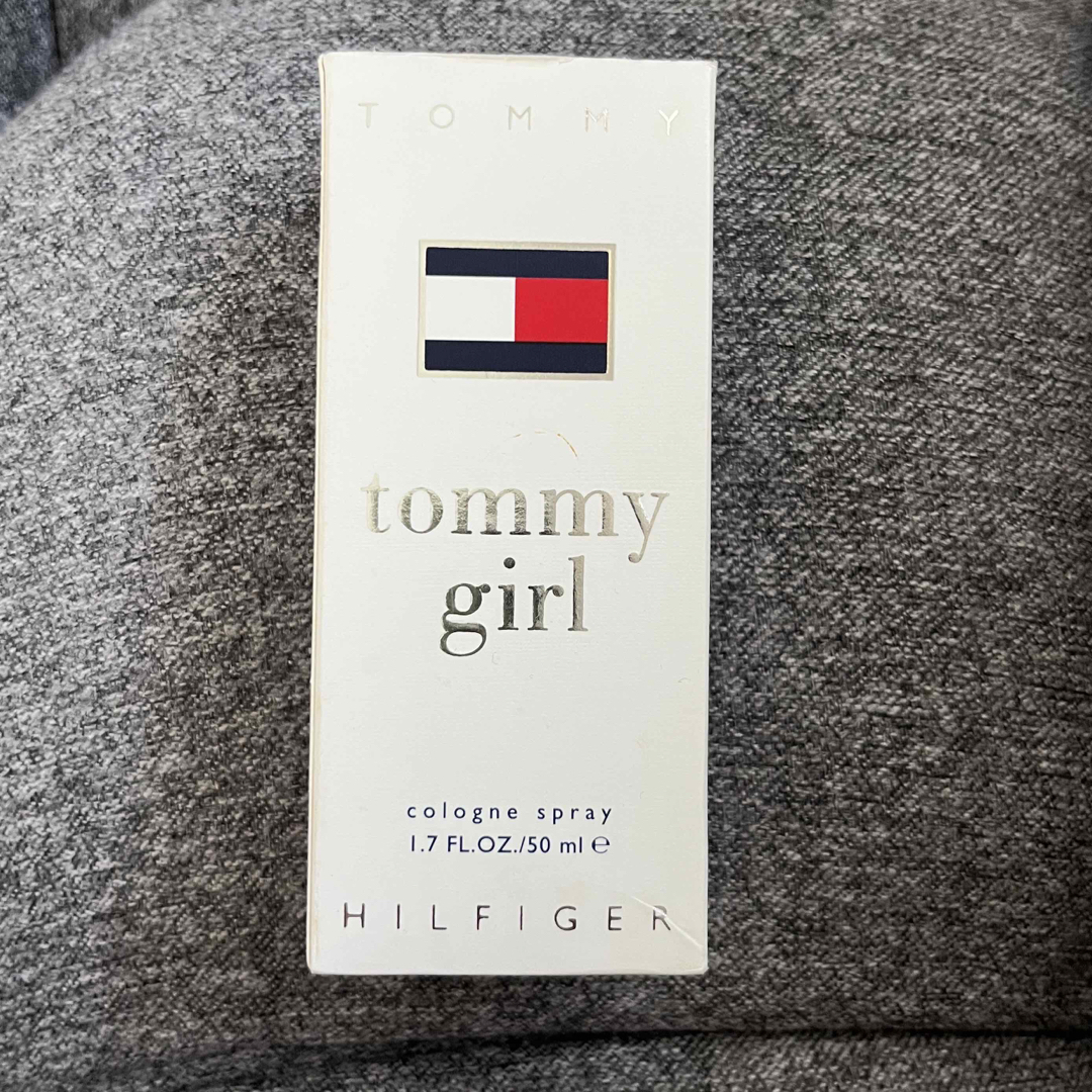 tommy girl(トミーガール)の購入者プロフ必読様専用tommy girl (旧パッケージ)   コスメ/美容の香水(その他)の商品写真