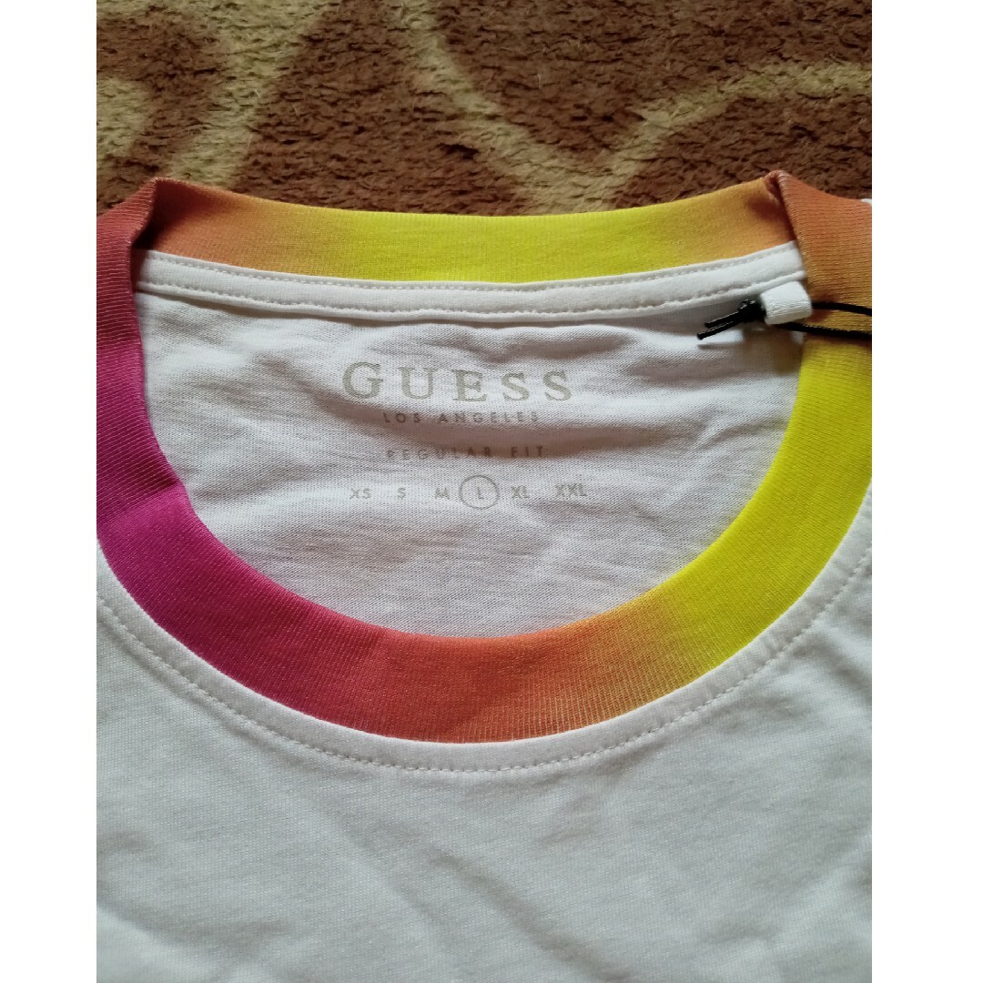 GUESS(ゲス)の新品タグ付き　ゲス　Tシャツ メンズのトップス(Tシャツ/カットソー(半袖/袖なし))の商品写真