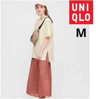 ユニクロ(UNIQLO)の〈未使用〉ユニクロ　コットンリラックススリットチュニック　半袖　Tシャツ　(Tシャツ(半袖/袖なし))