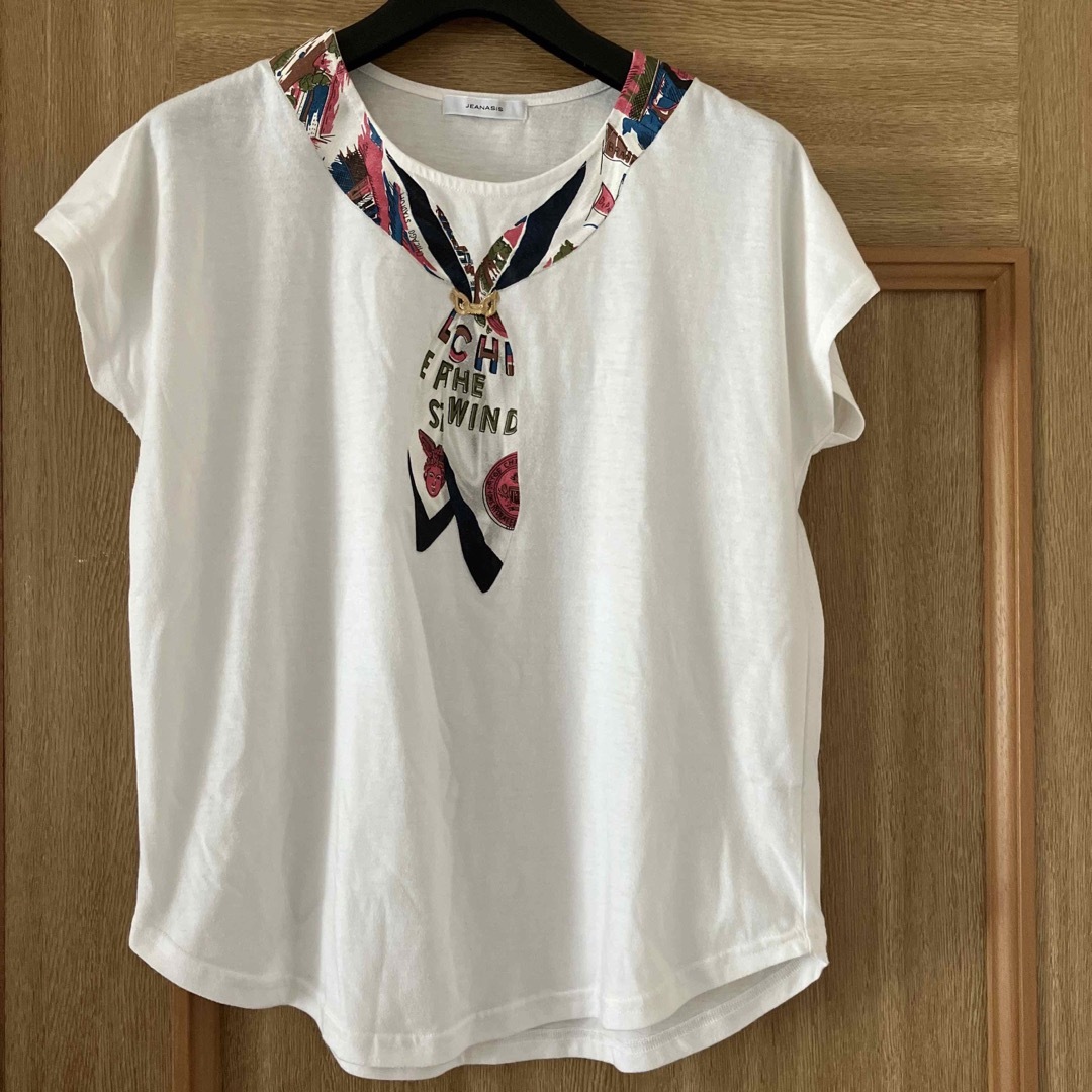 JEANASIS(ジーナシス)のJEANASIS スカーフプリントＴシャツ レディースのトップス(Tシャツ(半袖/袖なし))の商品写真