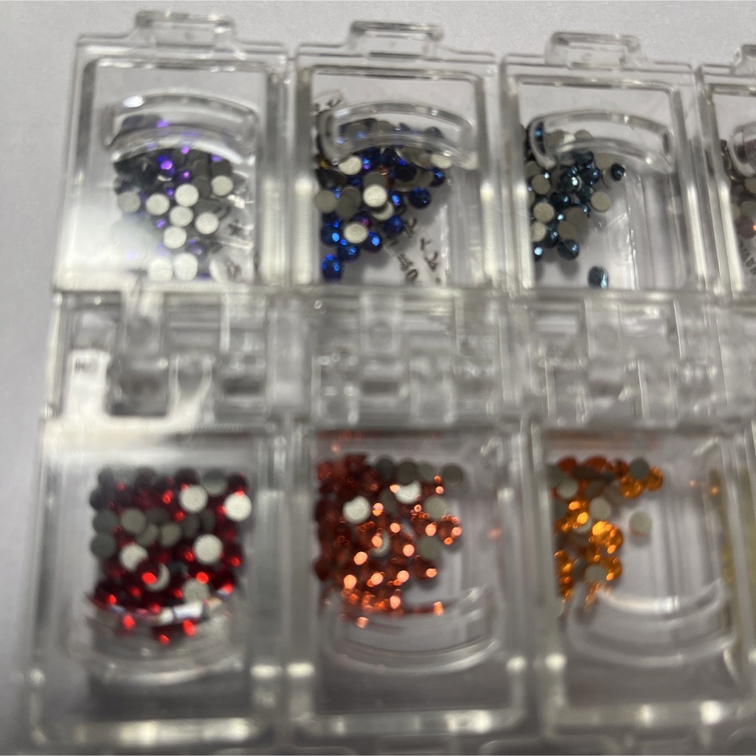 SWAROVSKI(スワロフスキー)のSWAROVSKI スワロフスキー　ラインストーン ハンドメイドの素材/材料(各種パーツ)の商品写真