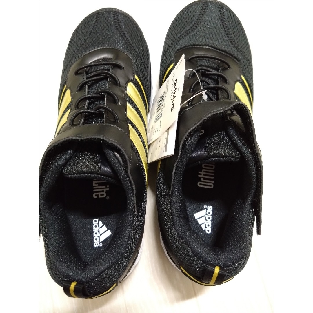 adidas(アディダス)のアディダス ファイト キッズスニーカー キッズ/ベビー/マタニティのキッズ靴/シューズ(15cm~)(スニーカー)の商品写真