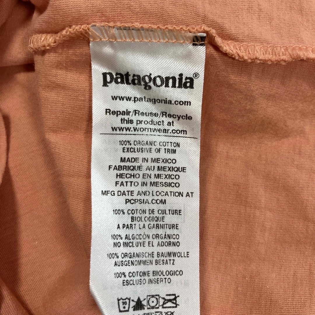 patagonia(パタゴニア)のもも様専用130cm patagoniaオーガニックサーティP-6ロゴ キッズ/ベビー/マタニティのキッズ服男の子用(90cm~)(Tシャツ/カットソー)の商品写真