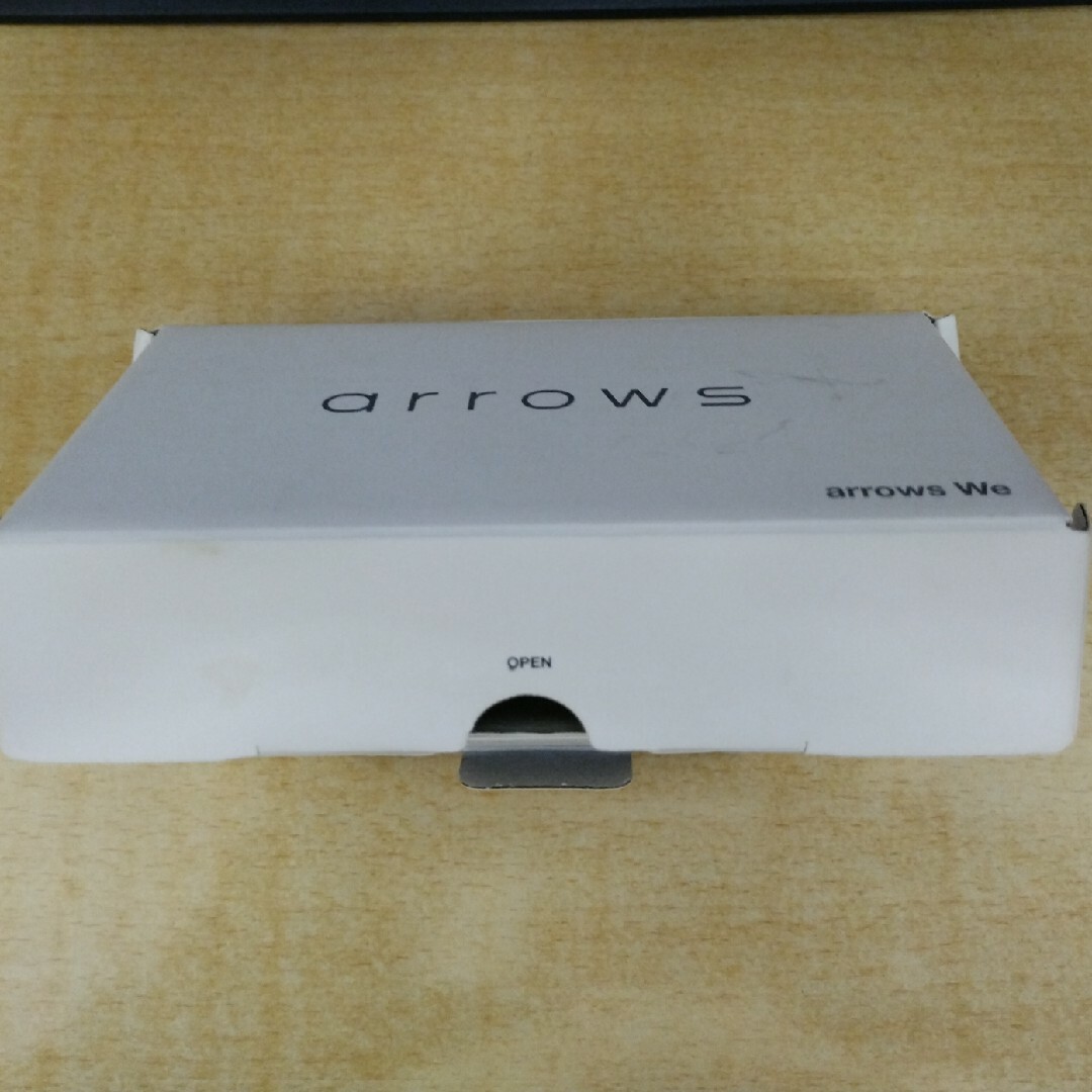 arrows(アローズ)のポチ様専用!　　arrows we 　本体　箱　説明書付き スマホ/家電/カメラのスマートフォン/携帯電話(スマートフォン本体)の商品写真