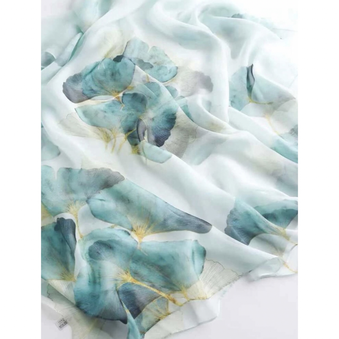 花柄大判ストールスカーフ シルク 絹 淡色 青緑 イチョウ 銀杏 | フリマアプリ ラクマ