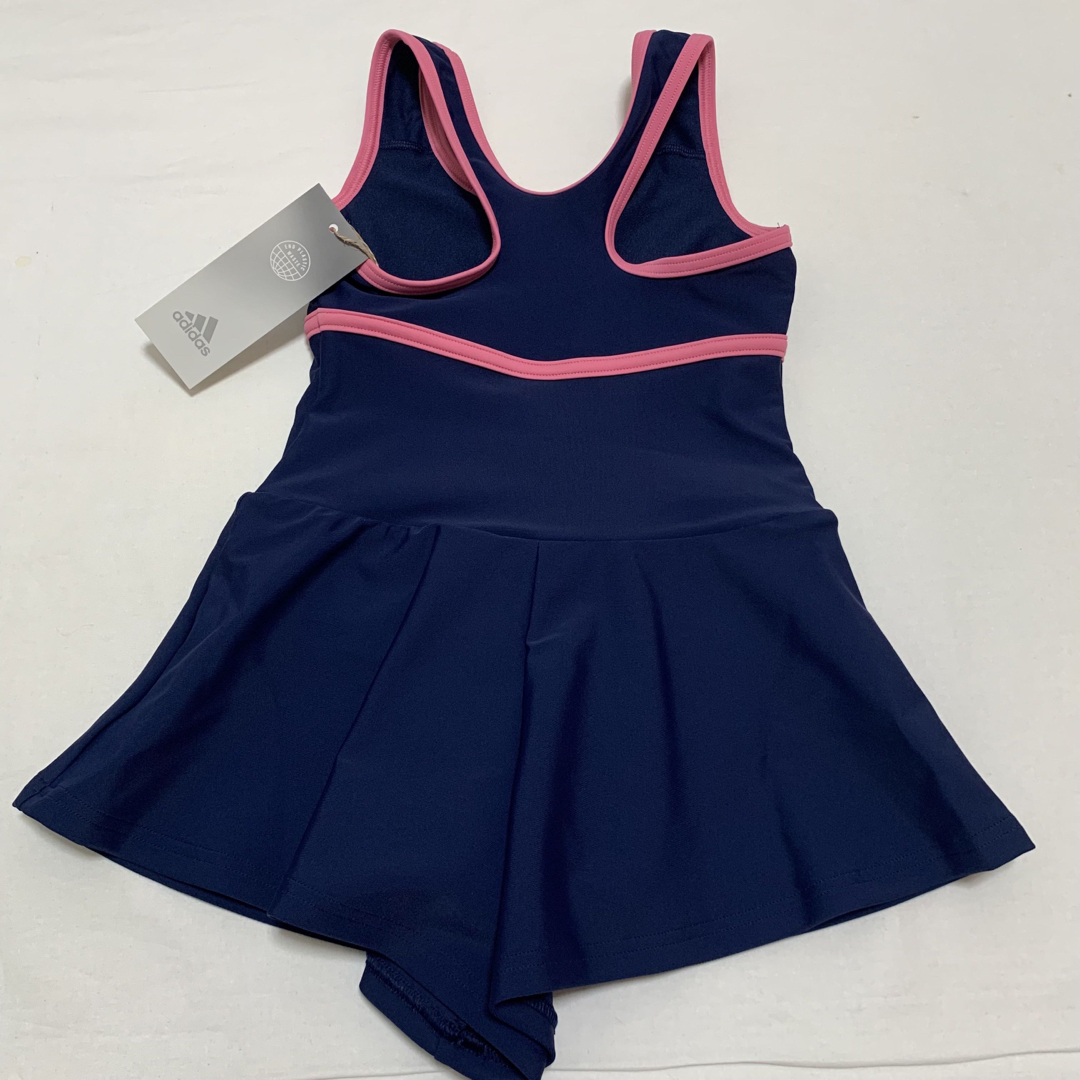 adidas(アディダス)の新品　アディダス　水着　130 スイム　ワンピース キッズ/ベビー/マタニティのキッズ服女の子用(90cm~)(水着)の商品写真