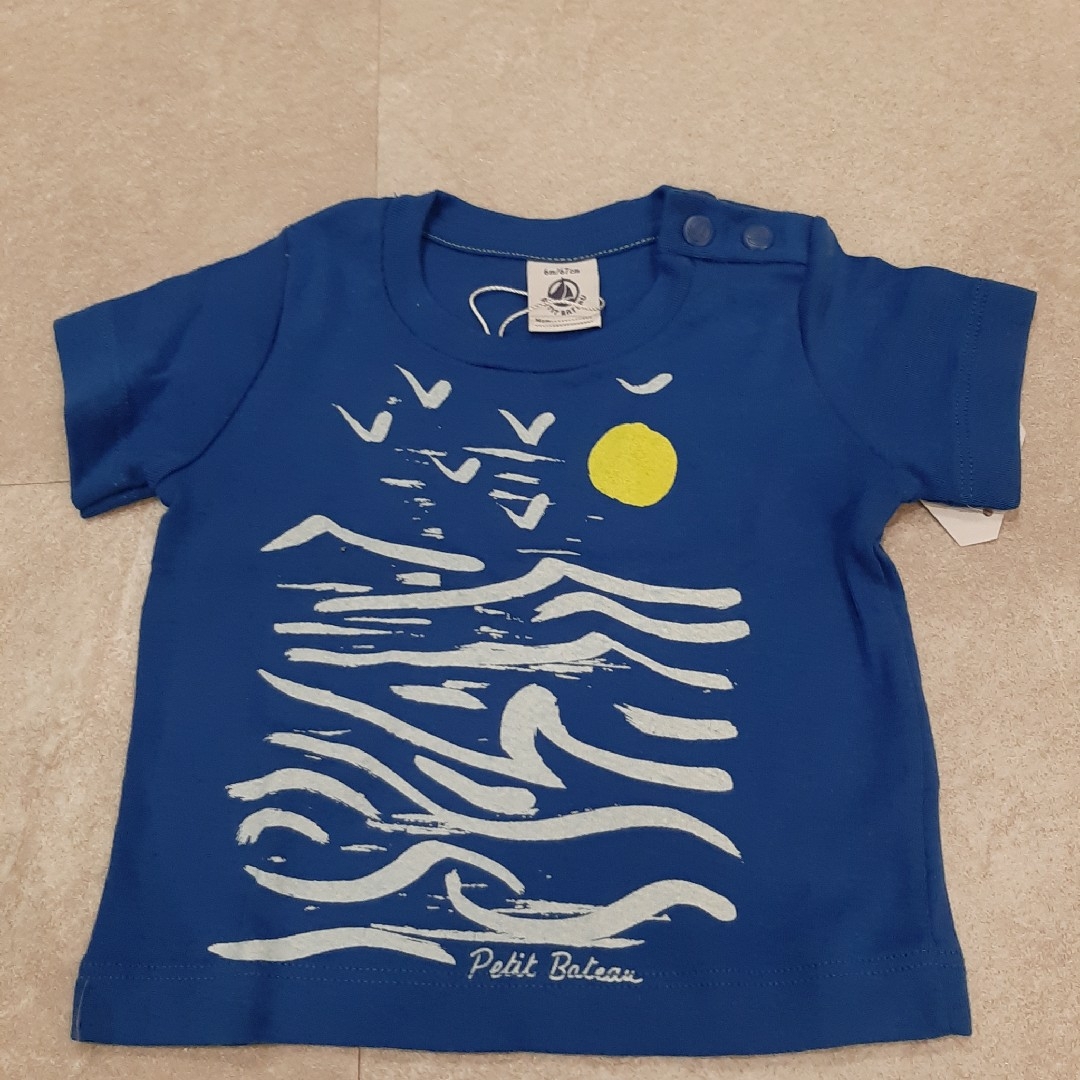 PETIT BATEAU(プチバトー)の★新品未使用★プチバトー(Petit Bateau)半袖カットソー６M キッズ/ベビー/マタニティのベビー服(~85cm)(Ｔシャツ)の商品写真