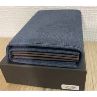 エムピウ(m+)のネイビー NAVY m+ エムピウ ミッレフォッリエ IIP25 クアドレッティ(折り財布)