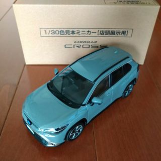 トヨタ　カローラクロス　ミニカー　非売品　ホワイト