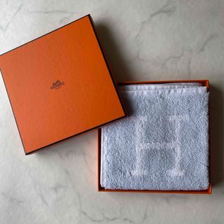 エルメス(Hermes)の専用　　　HERMES ハンカチブルー　タグ付き(ハンカチ/ポケットチーフ)