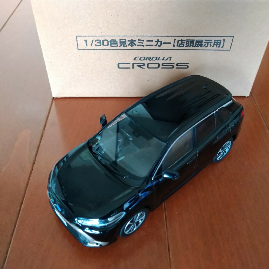 トヨタ　カローラクロス　1/30 ミニカー　新品　非売品　アティチュードブラック | フリマアプリ ラクマ