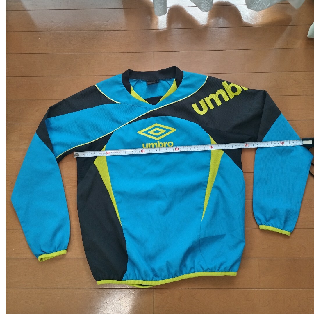 UMBRO(アンブロ)のUmbro　アウター　ウェア　サッカー スポーツ/アウトドアのサッカー/フットサル(その他)の商品写真