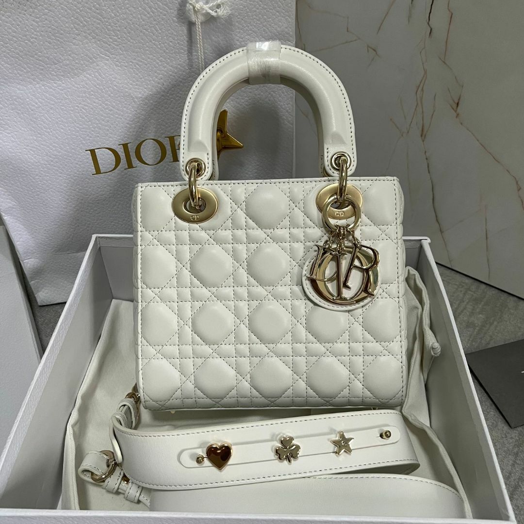 レディディオール LADY DIOR ミディアムバッグカナージュラムスキン白