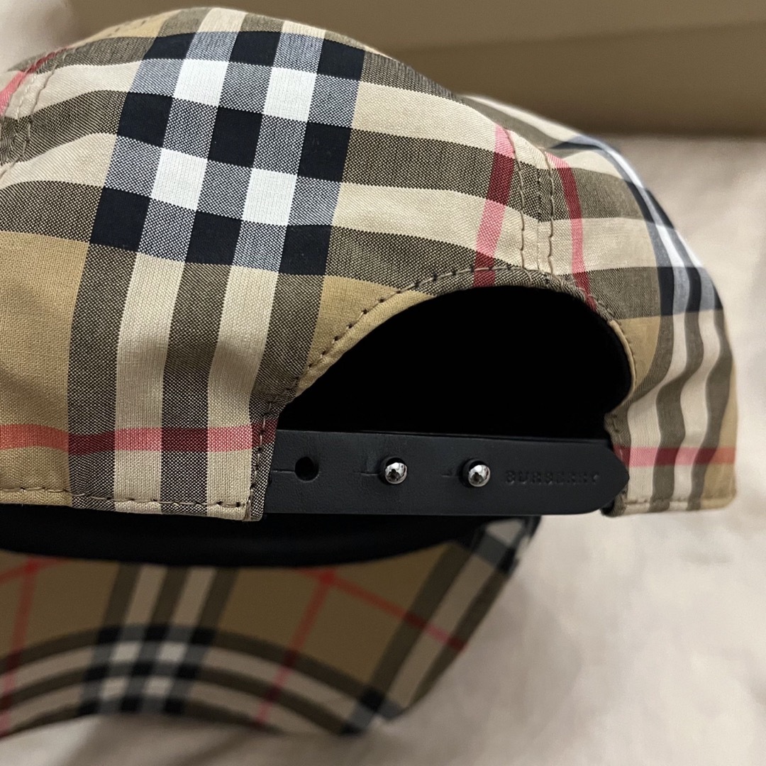 BURBERRY(バーバリー)のBurberry レインボーチェックベースボールキャップ レディースの帽子(キャップ)の商品写真