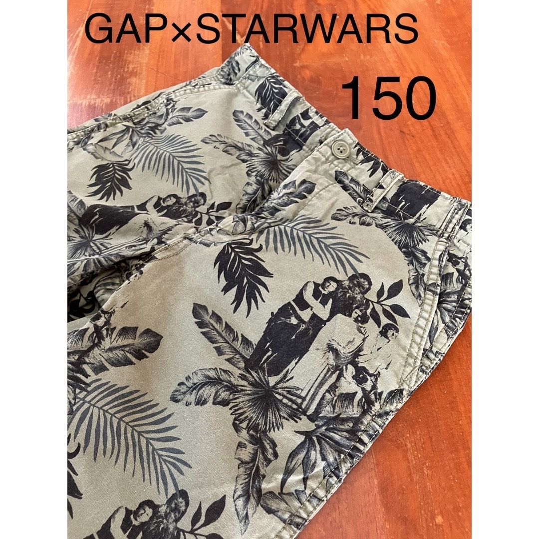 GAP(ギャップ)のGAP×STARWARS  半ズボン キッズ/ベビー/マタニティのキッズ服男の子用(90cm~)(パンツ/スパッツ)の商品写真