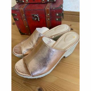 クラークス(Clarks)のClark's  サンダル　ローズゴールドメタリック(サンダル)