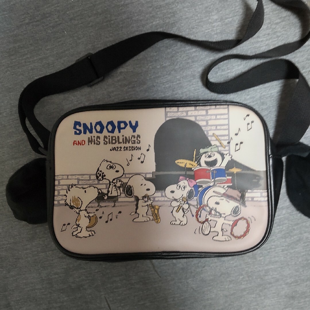 SNOOPY(スヌーピー)のスヌーピー耳付きショルダーバッグ レディースのバッグ(ショルダーバッグ)の商品写真