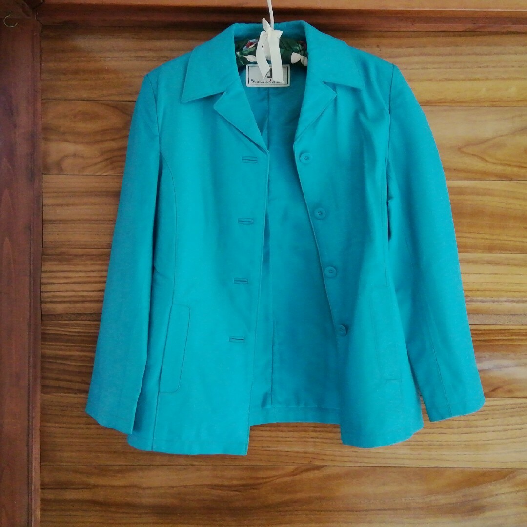 カラー本革ジャケット🌸美品🌸美しいブルー レディースのジャケット/アウター(ライダースジャケット)の商品写真