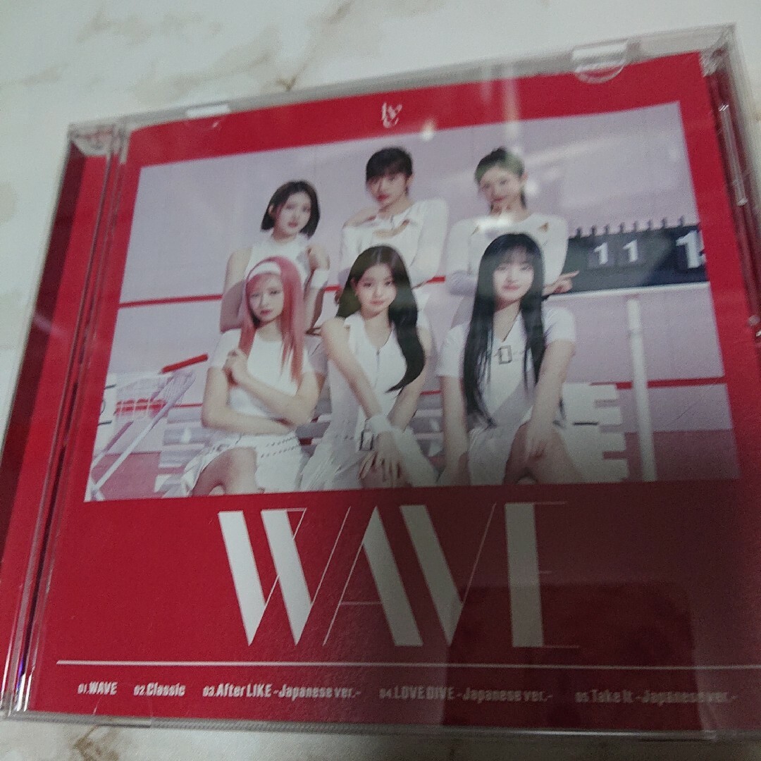 IVE(アイヴ)のIVE WAVE通常盤CD リズ エンタメ/ホビーのCD(K-POP/アジア)の商品写真