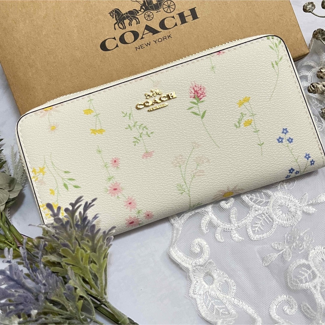 COACH - コーチ coach 財布 長財布 新品未使用 ホワイト 花柄 可愛いの