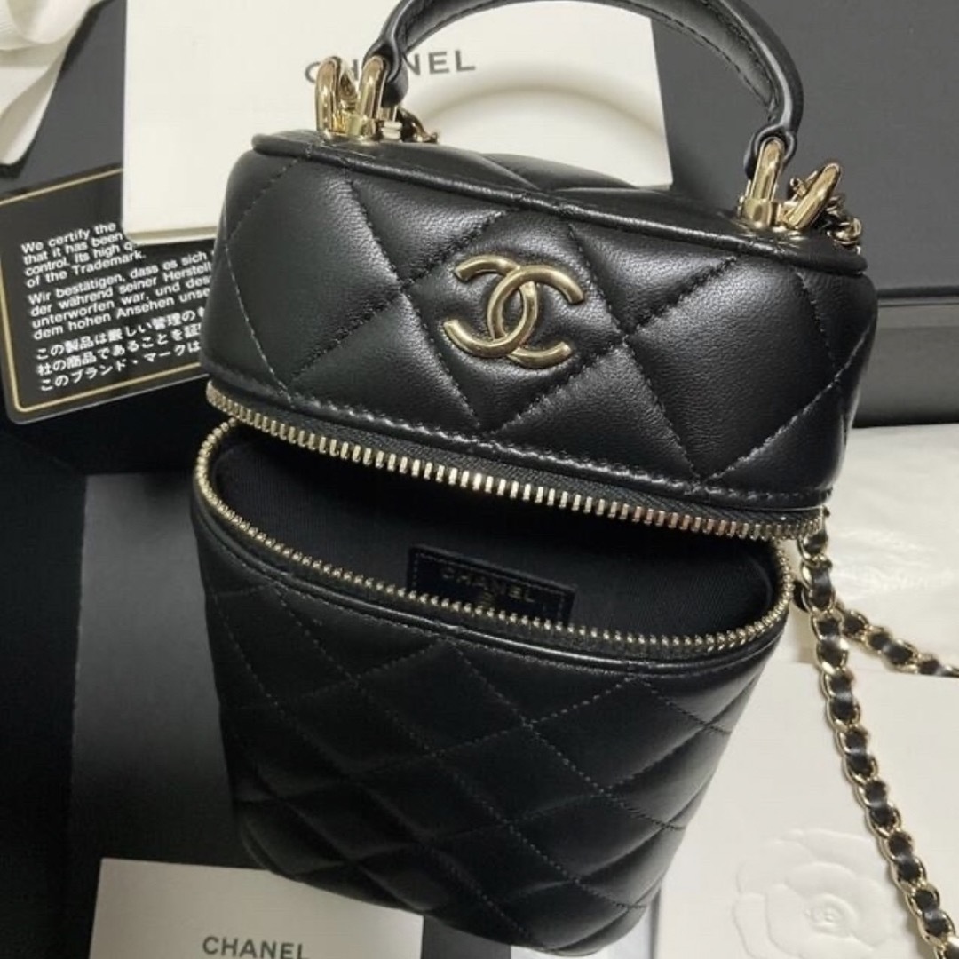 レア????CHANEL バニティバッグ ラムスキン美品