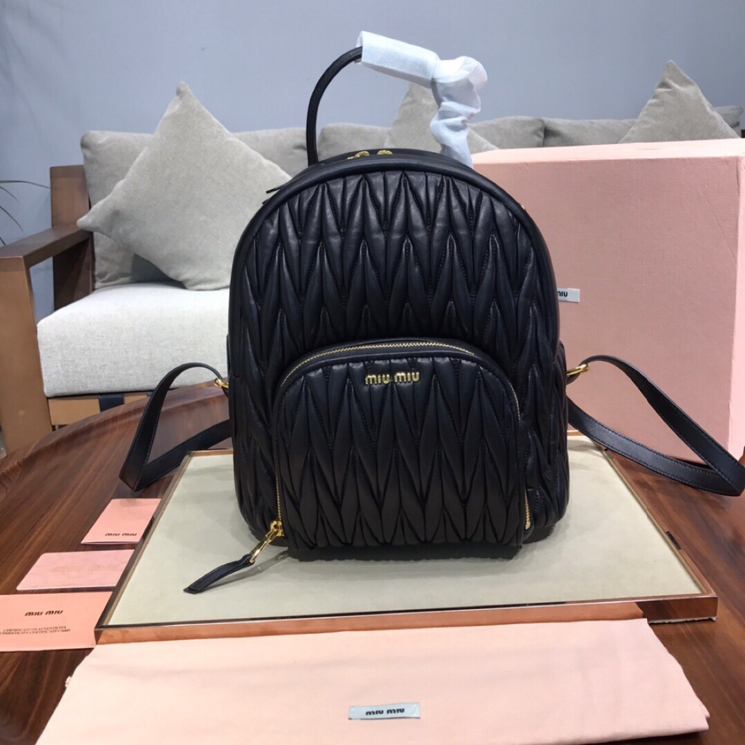 新品未使用】MIUMIU ミュウミュウ マテラッセ バックパック | riomix