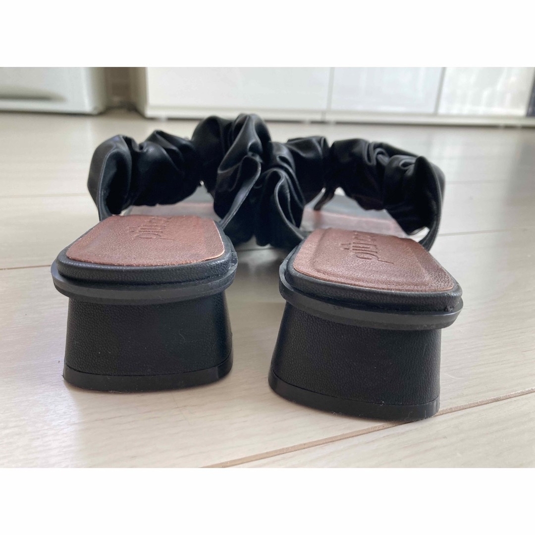 ROSE BUD - 美品✨ローズバッド piu comoda のトングサンダルの ROSE BUD - 美品✨ローズバッド piu comoda のトングサンダルの