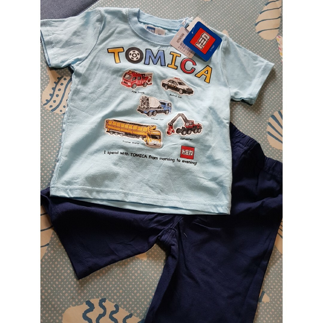 しまむら(シマムラ)の新品 トミカ パジャマ 90 しまむら キッズ/ベビー/マタニティのキッズ服男の子用(90cm~)(パジャマ)の商品写真