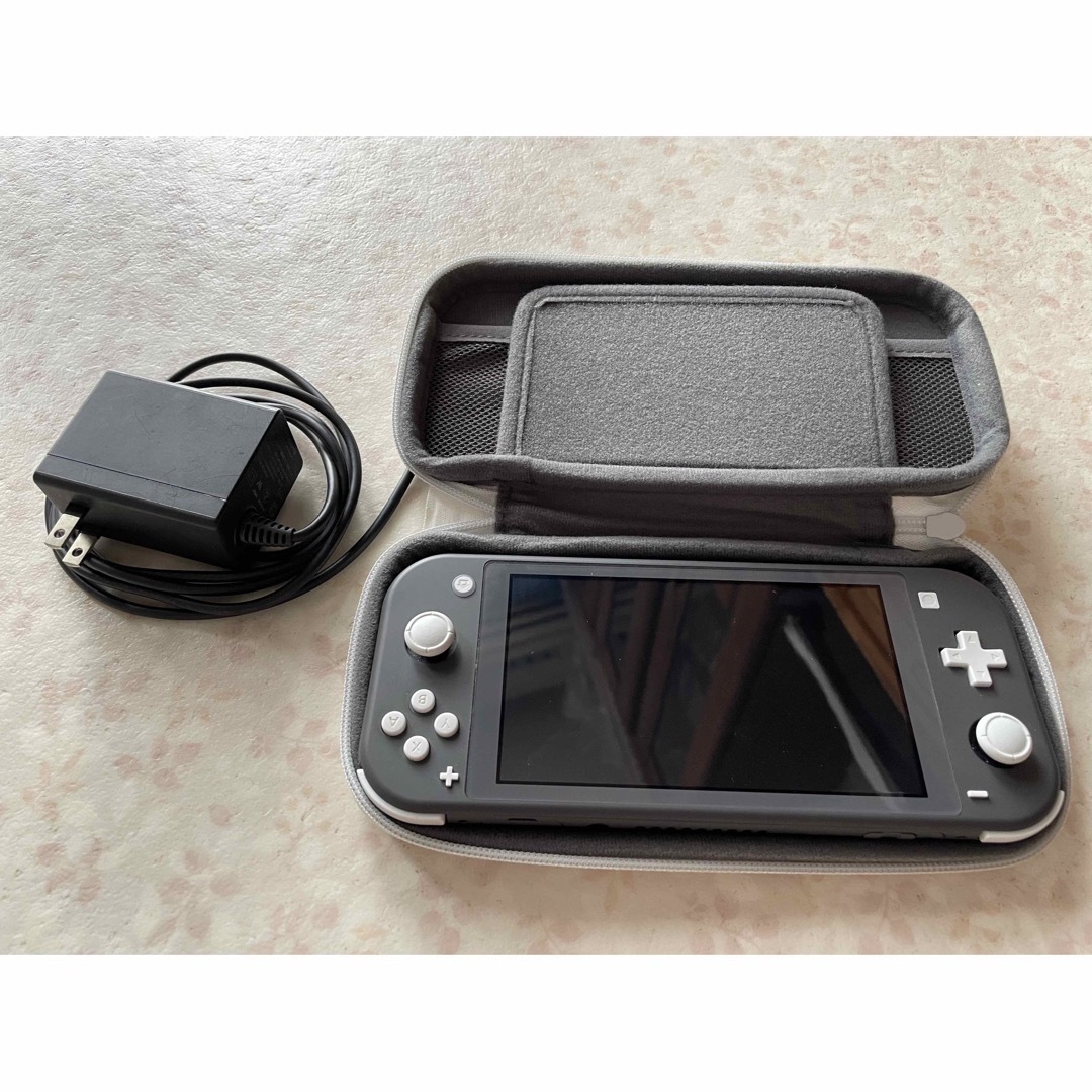 【美品】NINTENDO SWITCH LITE