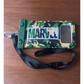 マーベル(MARVEL)のMARVEL マーベル　スマホ防水ケース 迷彩(iPhoneケース)