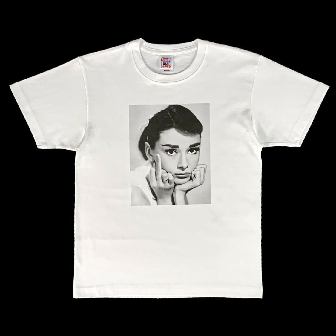 新品 オードリーヘプバーン 中指挑発 ジェスチャー モノクロ Tシャツ メンズのトップス(Tシャツ/カットソー(半袖/袖なし))の商品写真