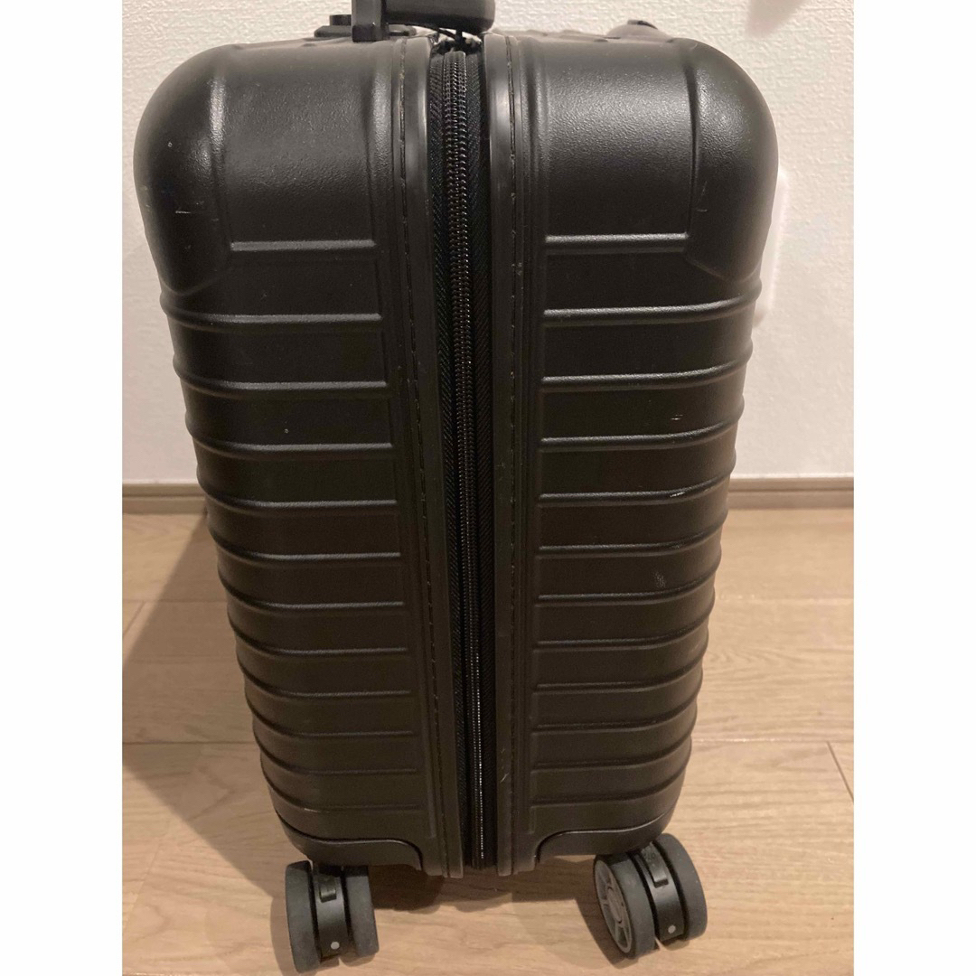 RIMOWA(リモワ)の美品　RIMOWA リモワ サルサ  四輪スーツケース 機内持ち込み可 メンズのバッグ(トラベルバッグ/スーツケース)の商品写真