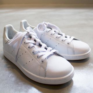 アディダス(adidas)の24.0【新品】 メゾンドリーファー × スタンスミス レアカラー ホワイト 白(スニーカー)