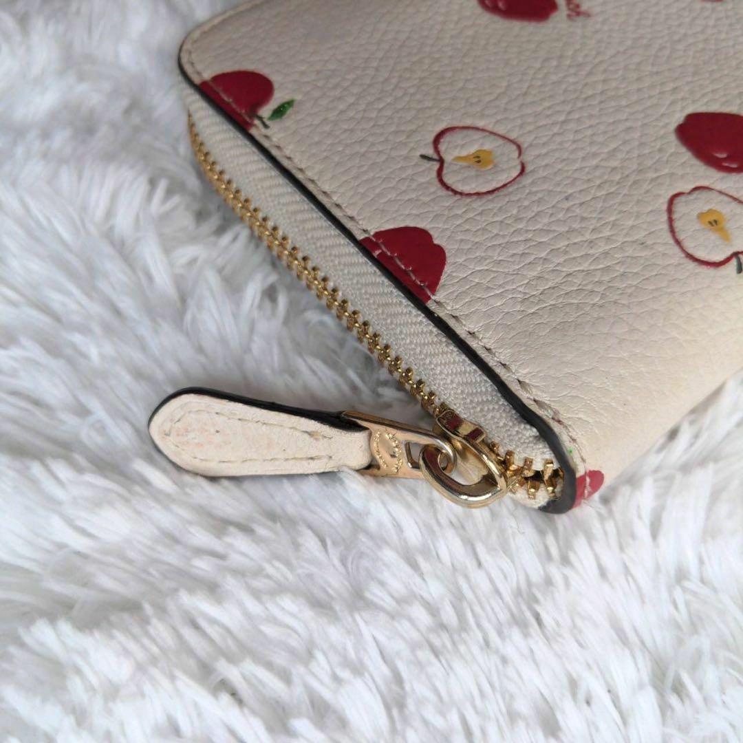 COACH - 【美品】コーチ 長財布 りんご柄 ラウンドジップ 林檎 白 赤の