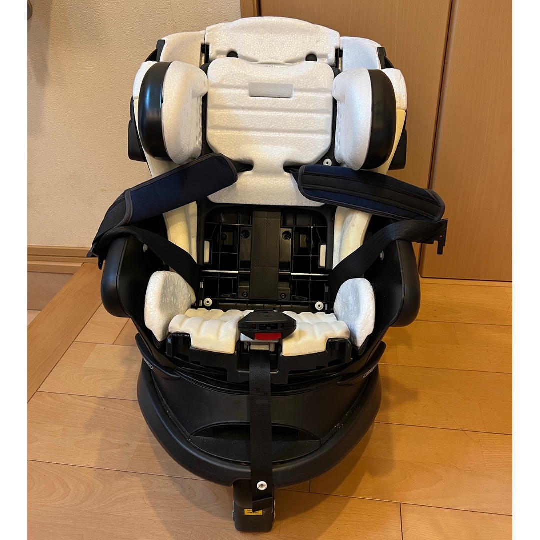 Aprica(アップリカ)の【りぃ様専用】フラディア グロウ ISOFIX 360°セーフティー キッズ/ベビー/マタニティの外出/移動用品(自動車用チャイルドシート本体)の商品写真