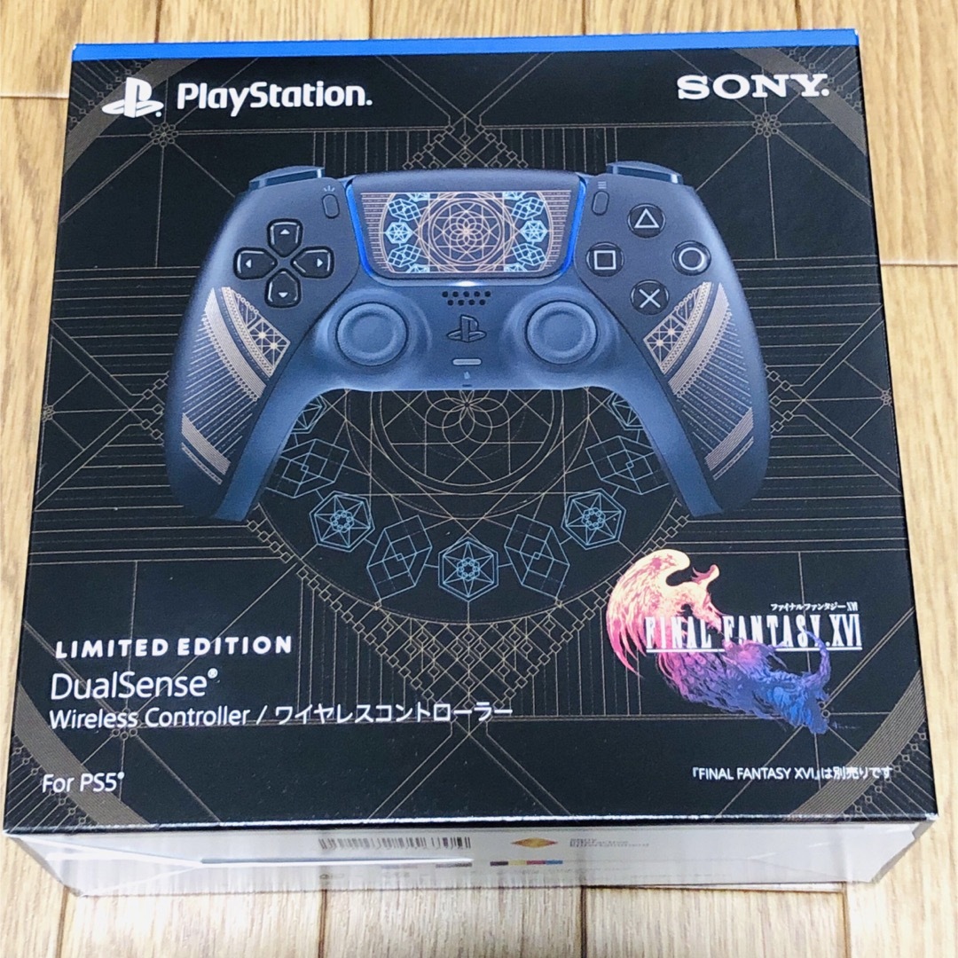 PlayStation(プレイステーション)のPS5 FF16 カバー　DualSense コントローラーセット エンタメ/ホビーのゲームソフト/ゲーム機本体(その他)の商品写真