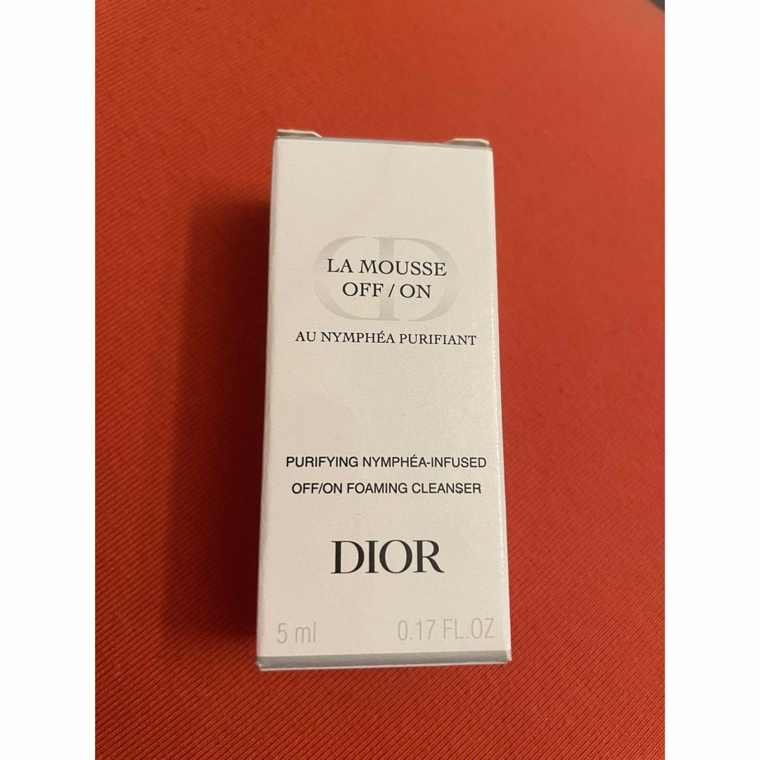 Christian Dior(クリスチャンディオール)のディオール ラ ムース ピュリフィアン オフ オン 洗顔料 5ml コスメ/美容のスキンケア/基礎化粧品(洗顔料)の商品写真