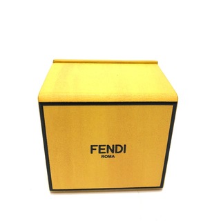 フェンディ(FENDI)のフェンディ FENDI ミニボックス 7AR894 ロゴ/小物 チャーム キーホルダー レザー イエロー 新品同様(キーホルダー)