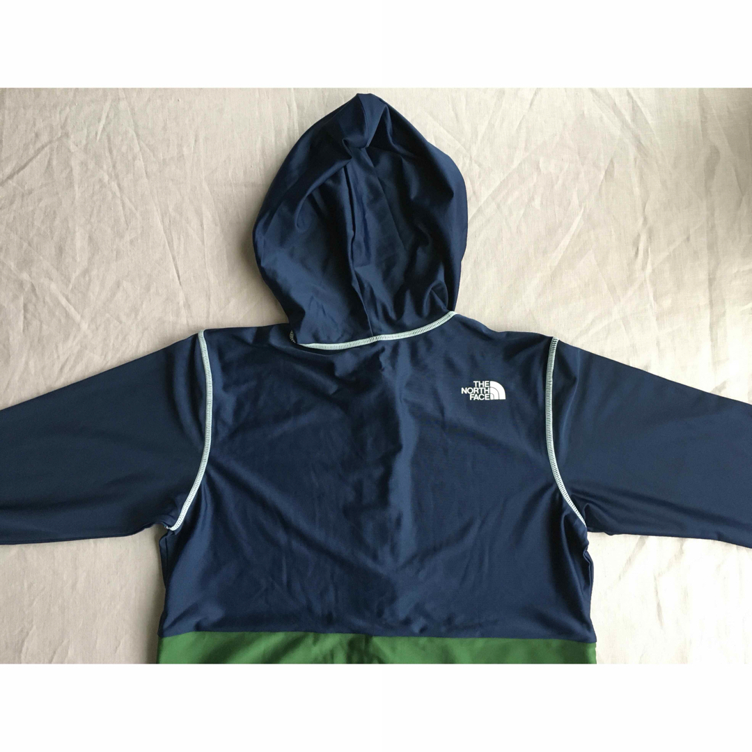 THE NORTH FACE(ザノースフェイス)の未使用 ノースフェイス ロングスリーブサンシェードフルジップフーディ150 キッズ/ベビー/マタニティのキッズ服男の子用(90cm~)(水着)の商品写真