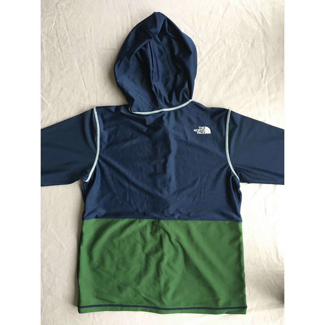 THE NORTH FACE(ザノースフェイス)の未使用 ノースフェイス ロングスリーブサンシェードフルジップフーディ150 キッズ/ベビー/マタニティのキッズ服男の子用(90cm~)(水着)の商品写真