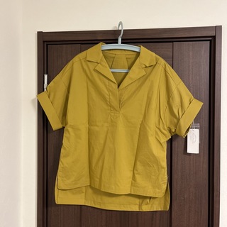 ペルルペッシュ(Perle Peche)の開襟シャツ　マスタード(Tシャツ(半袖/袖なし))