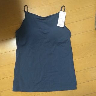 ユニクロ(UNIQLO)のUNIQLO ブラトップ (Sサイズ、紺)(その他)