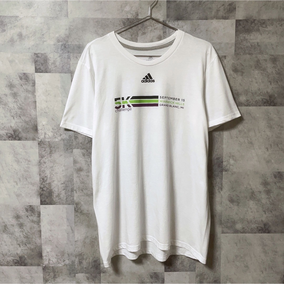 adidas(アディダス)のAdidas アディダス　Tシャツ　ホワイト　白　プリント　ロゴ　USA古着 メンズのトップス(Tシャツ/カットソー(半袖/袖なし))の商品写真