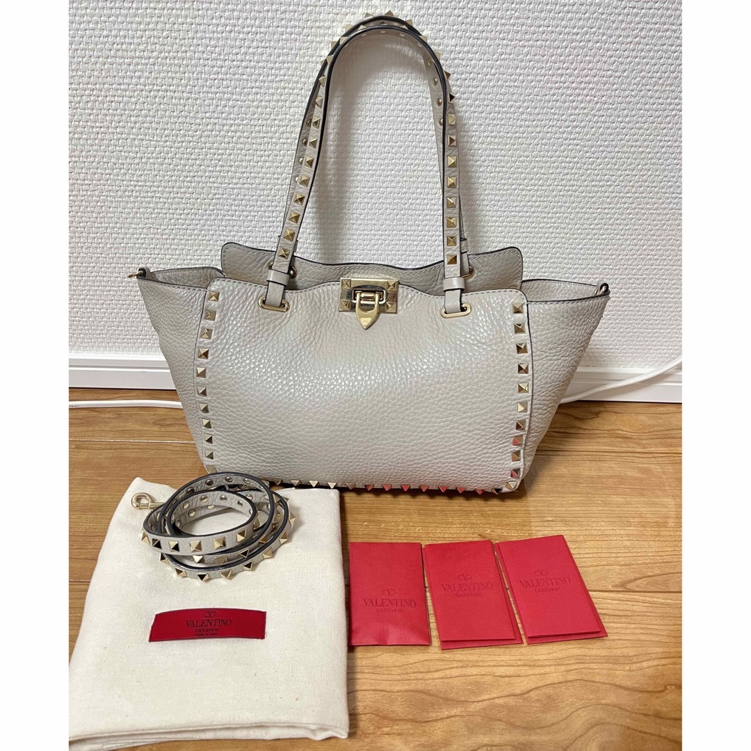 VALENTINO バレンティノスタッズ2wayバッグ カバン ミディアムサイズ | フリマアプリ ラクマ